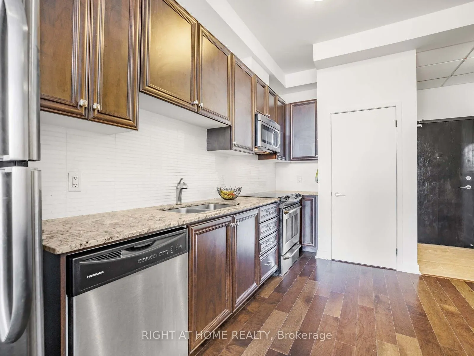 10376 Yonge Street, #406