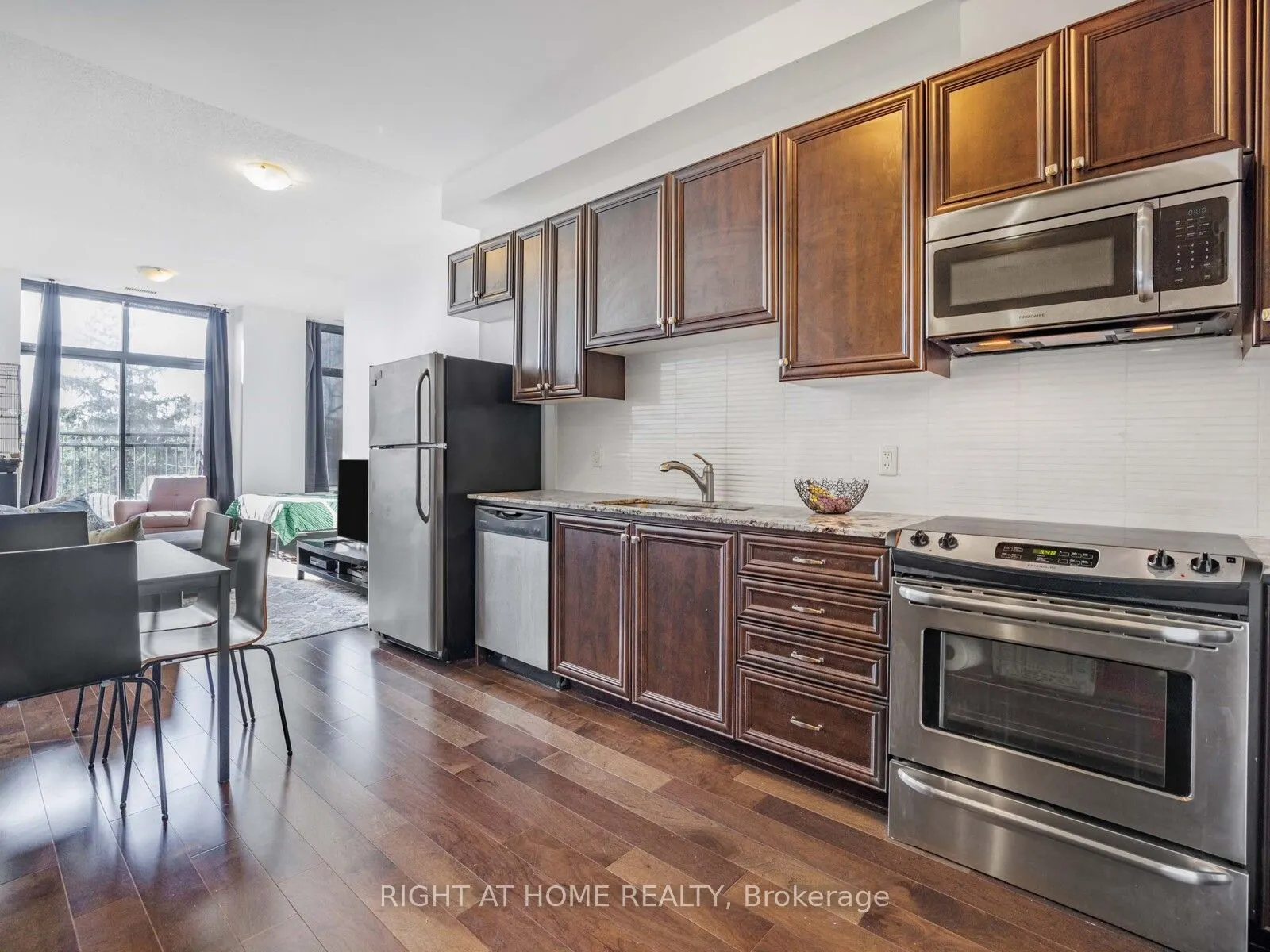10376 Yonge Street, #406
