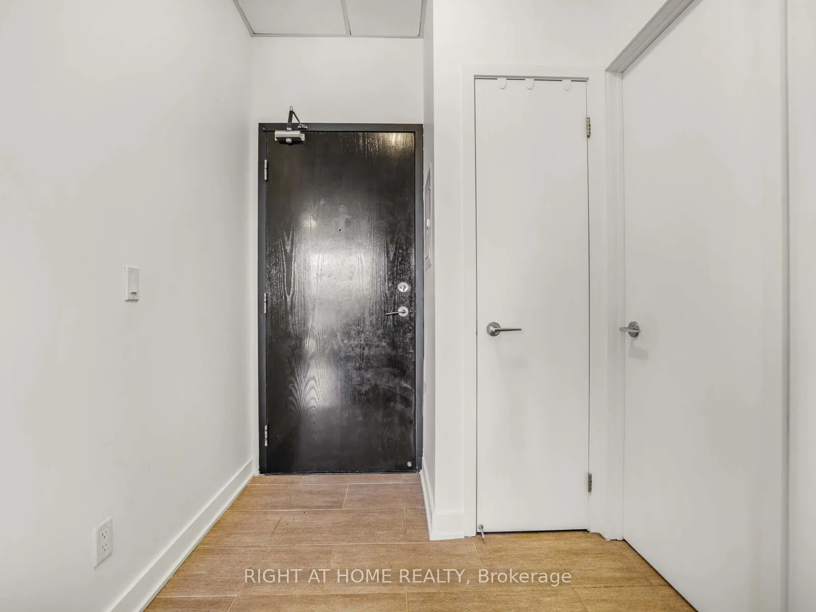 10376 Yonge Street, #406