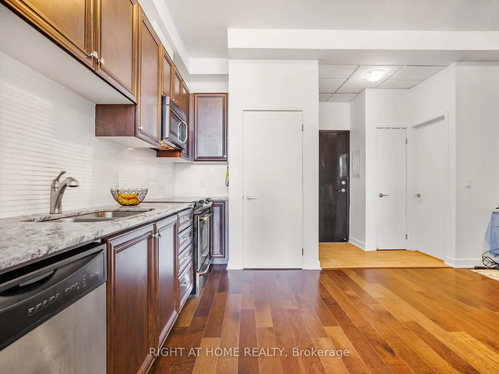 10376 Yonge Street, #406