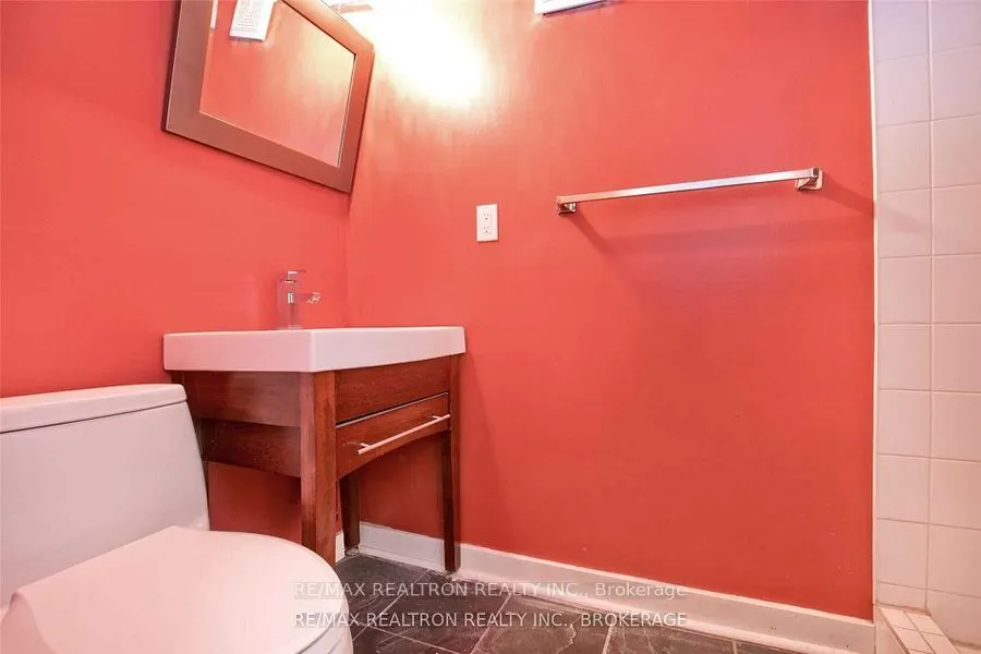 2 Callahan Road, #Lower