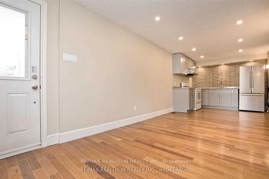 2 Callahan Road, #Lower