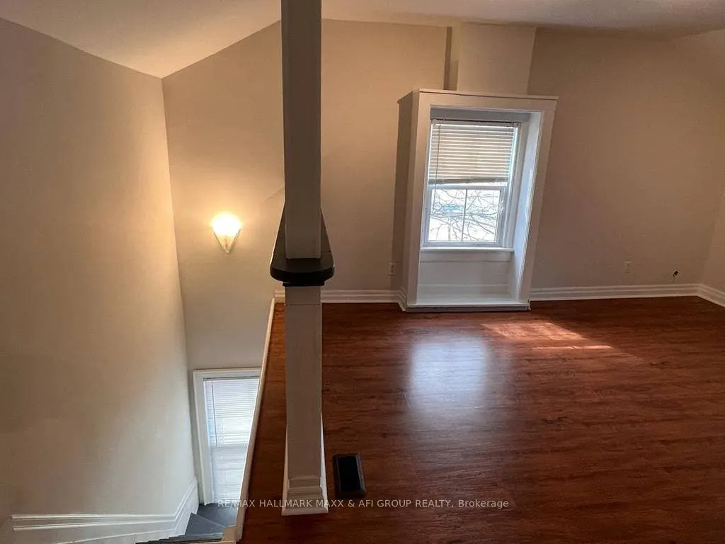 61 Wellington Street E, #Front