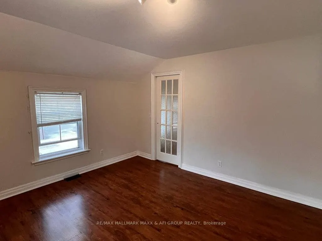 61 Wellington Street E, #Front