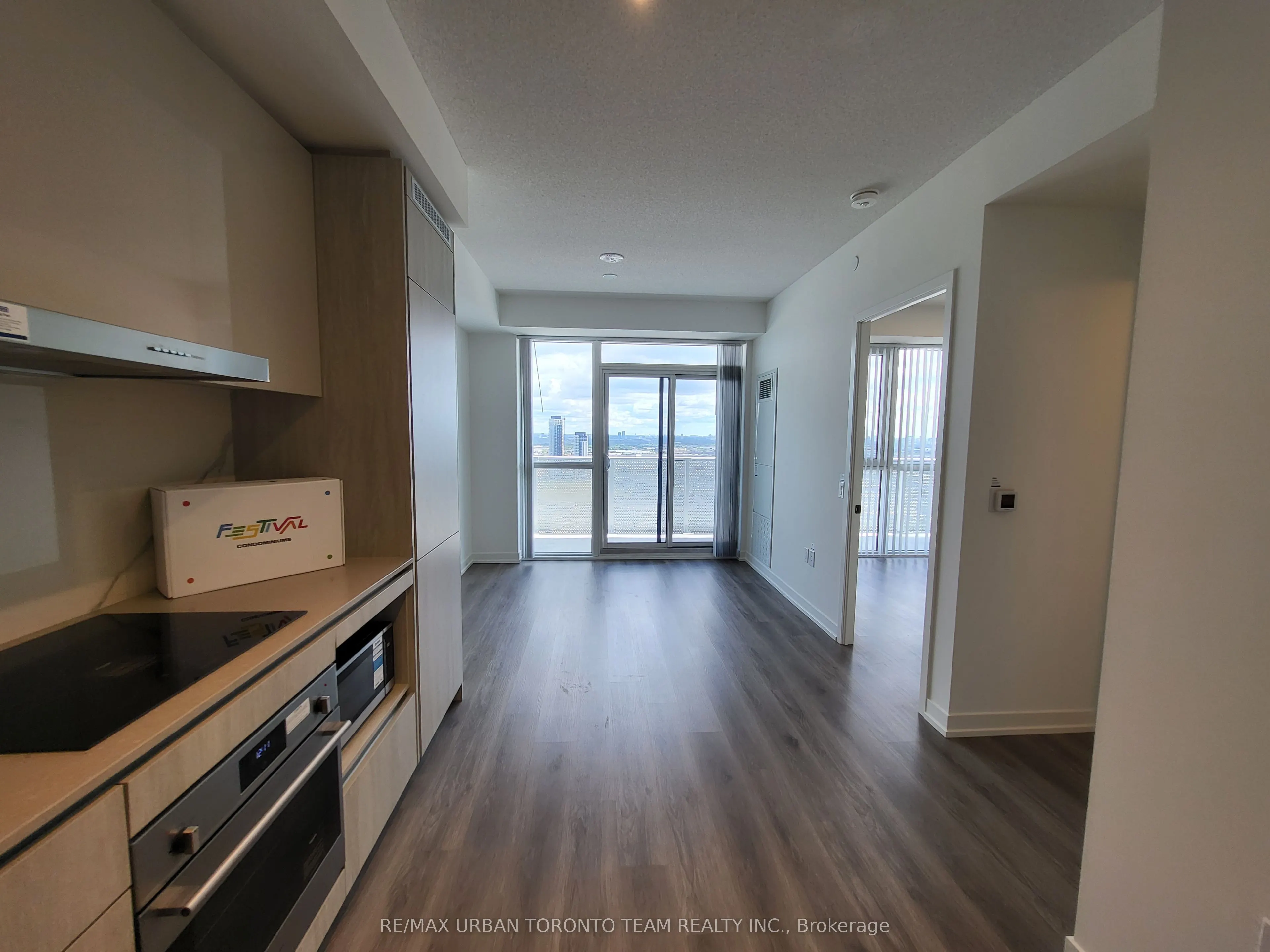 28 Interchange Way, #3907