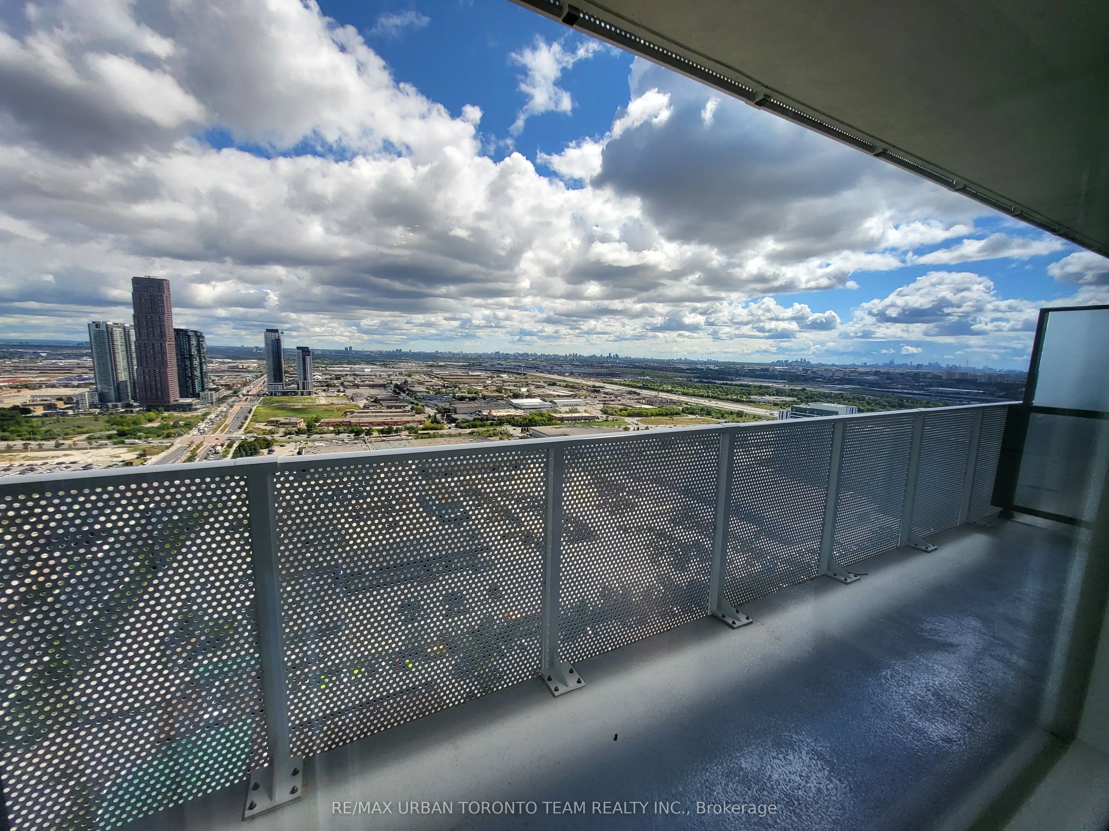 28 Interchange Way, #3907