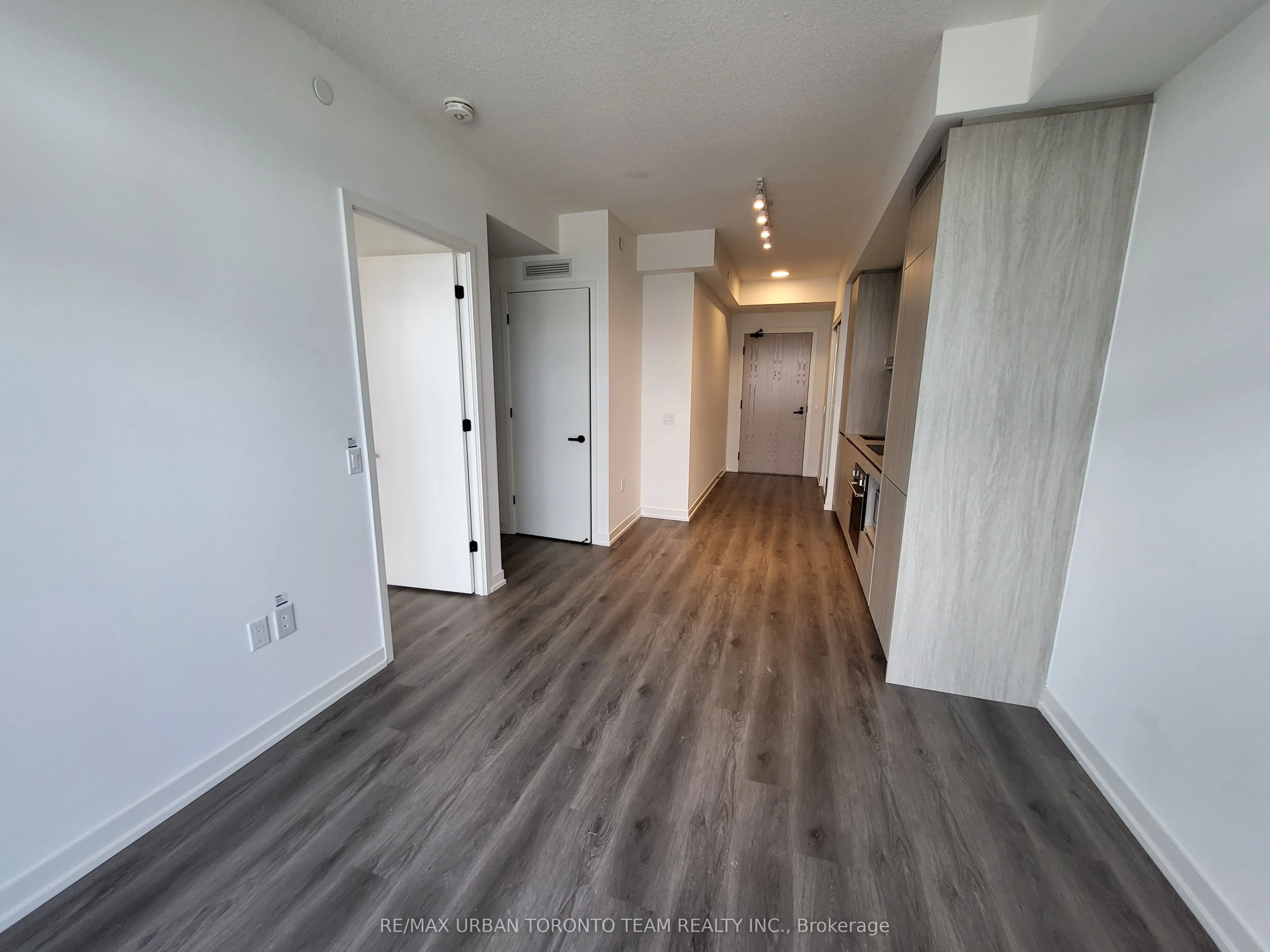 28 Interchange Way, #3907
