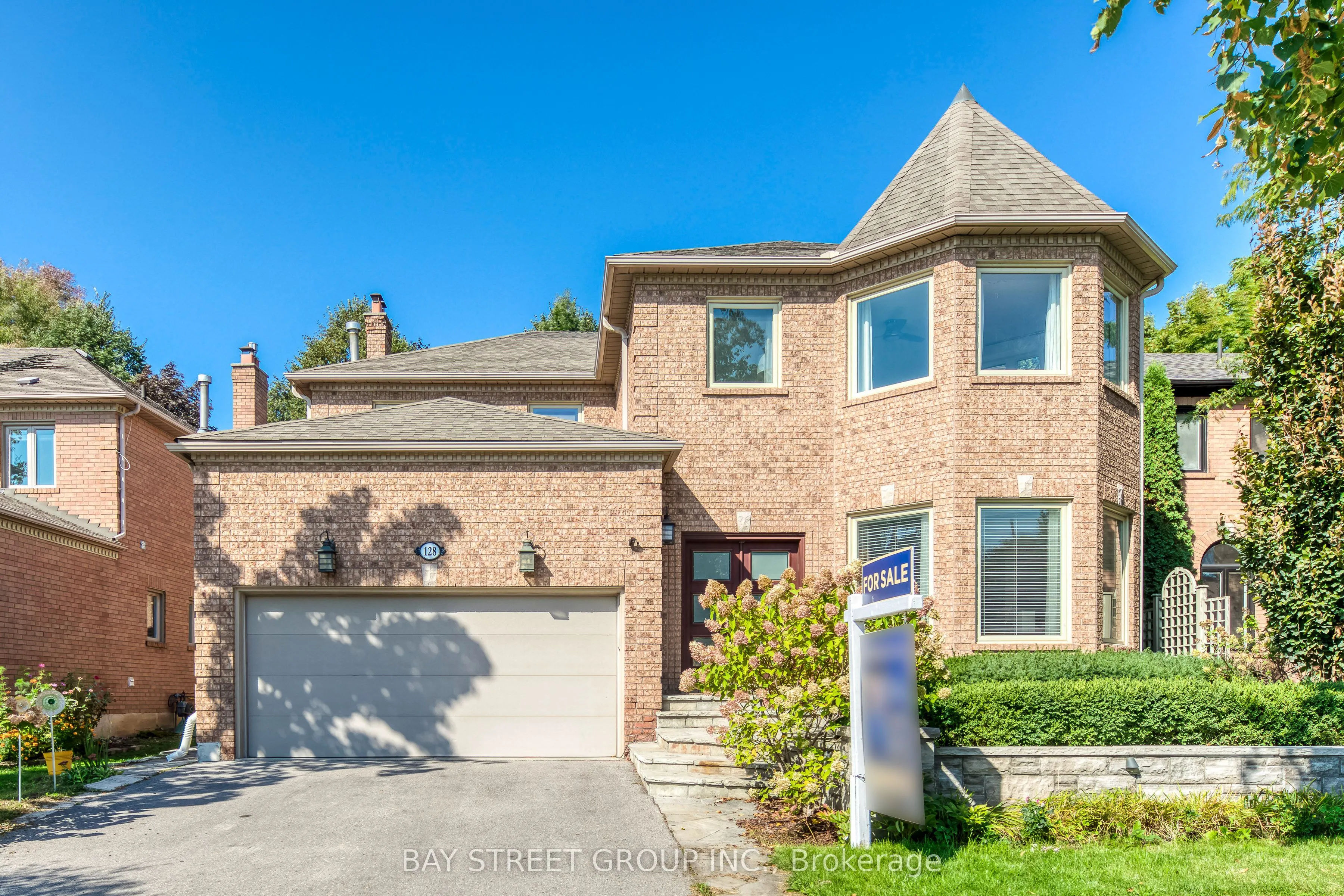 128 beverley glen Boulevard