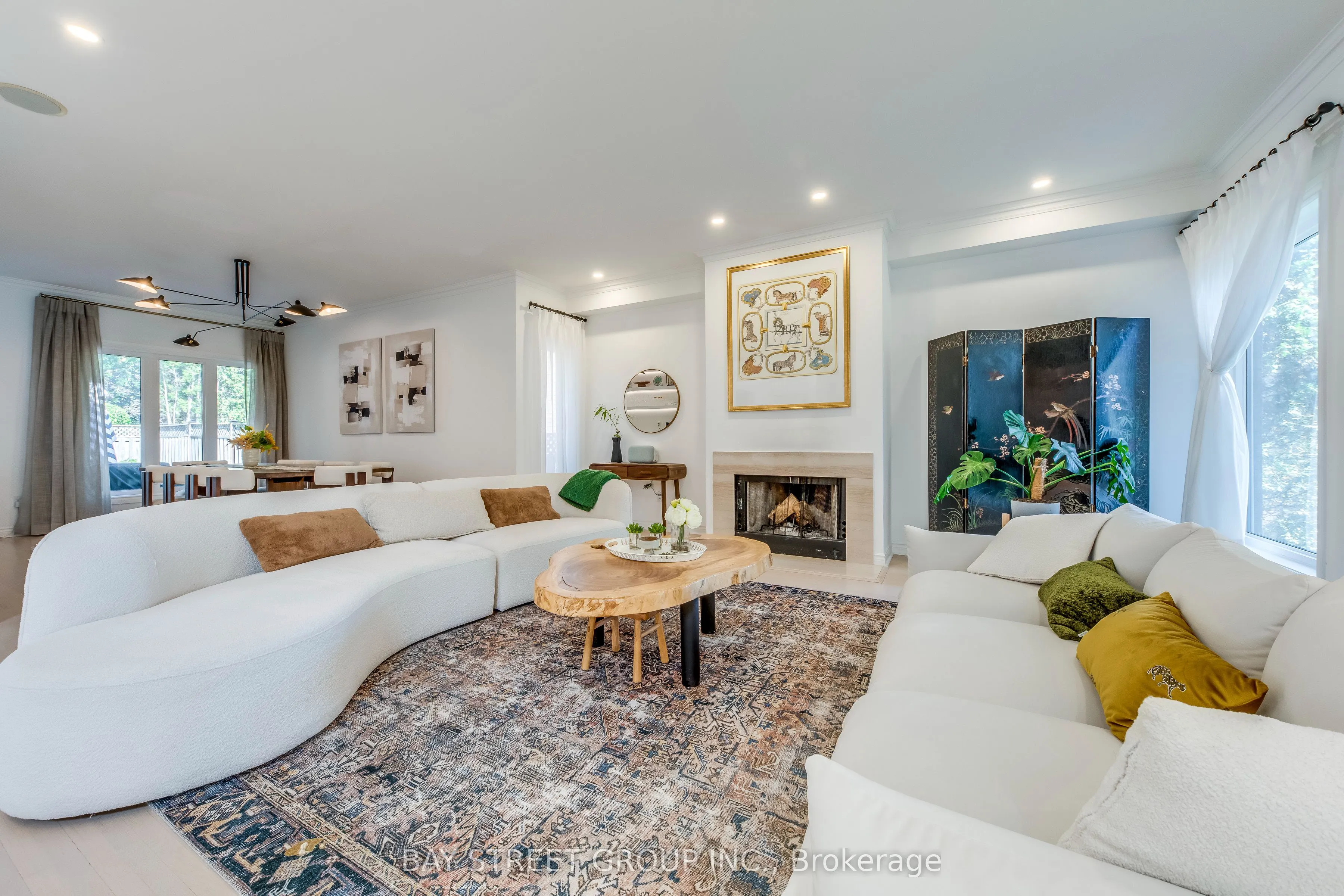 128 beverley glen Boulevard