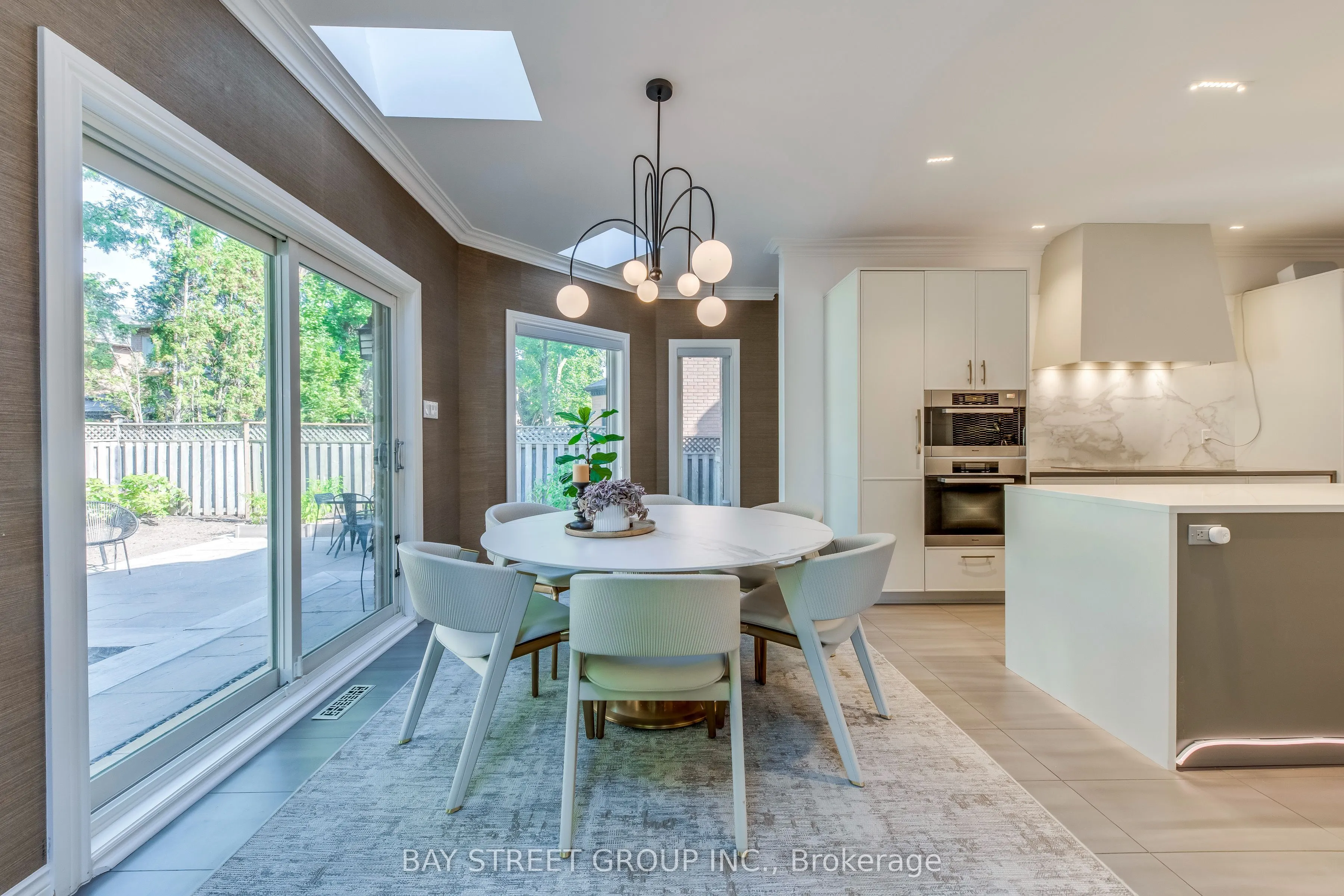 128 beverley glen Boulevard