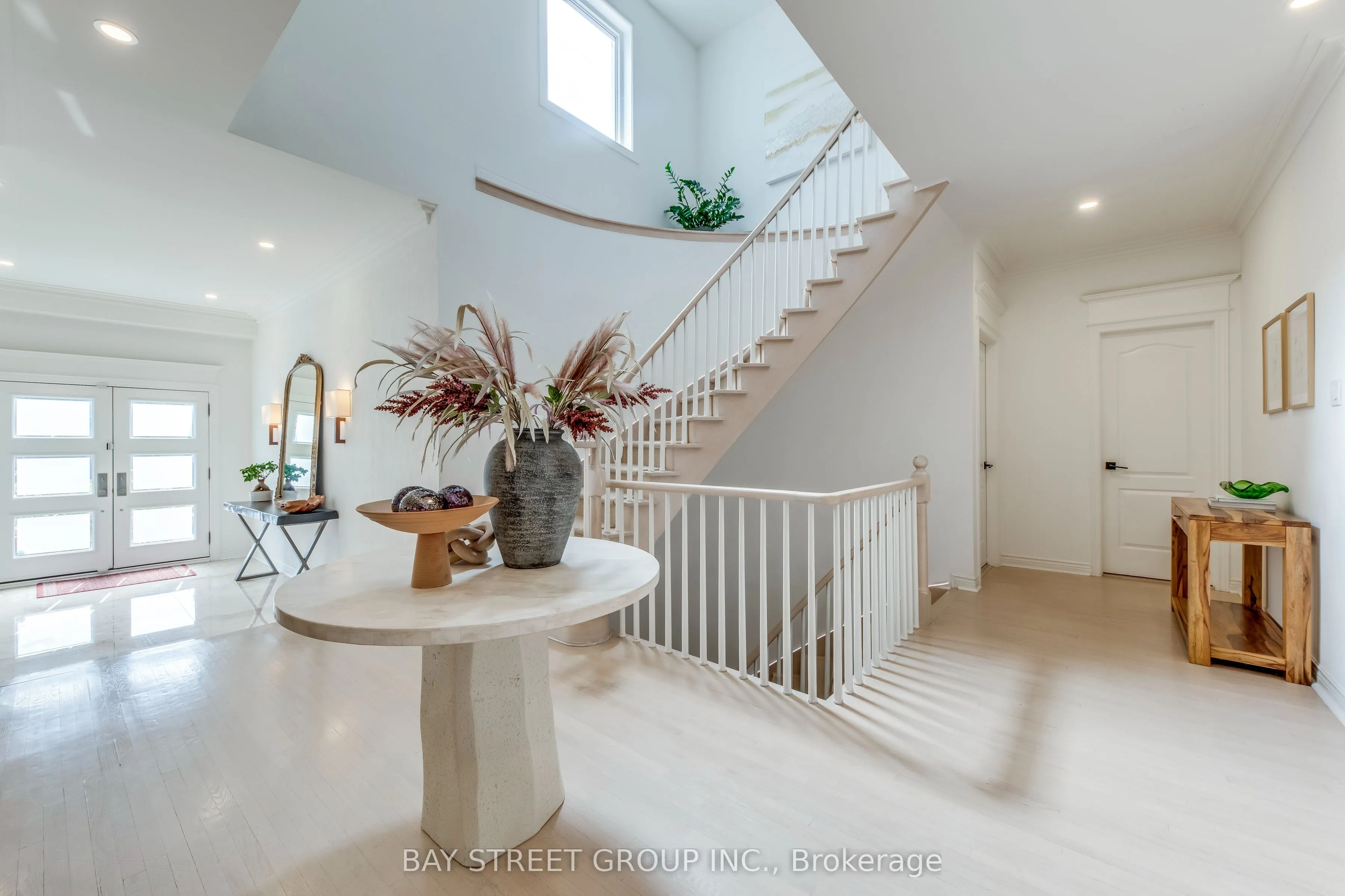 128 beverley glen Boulevard