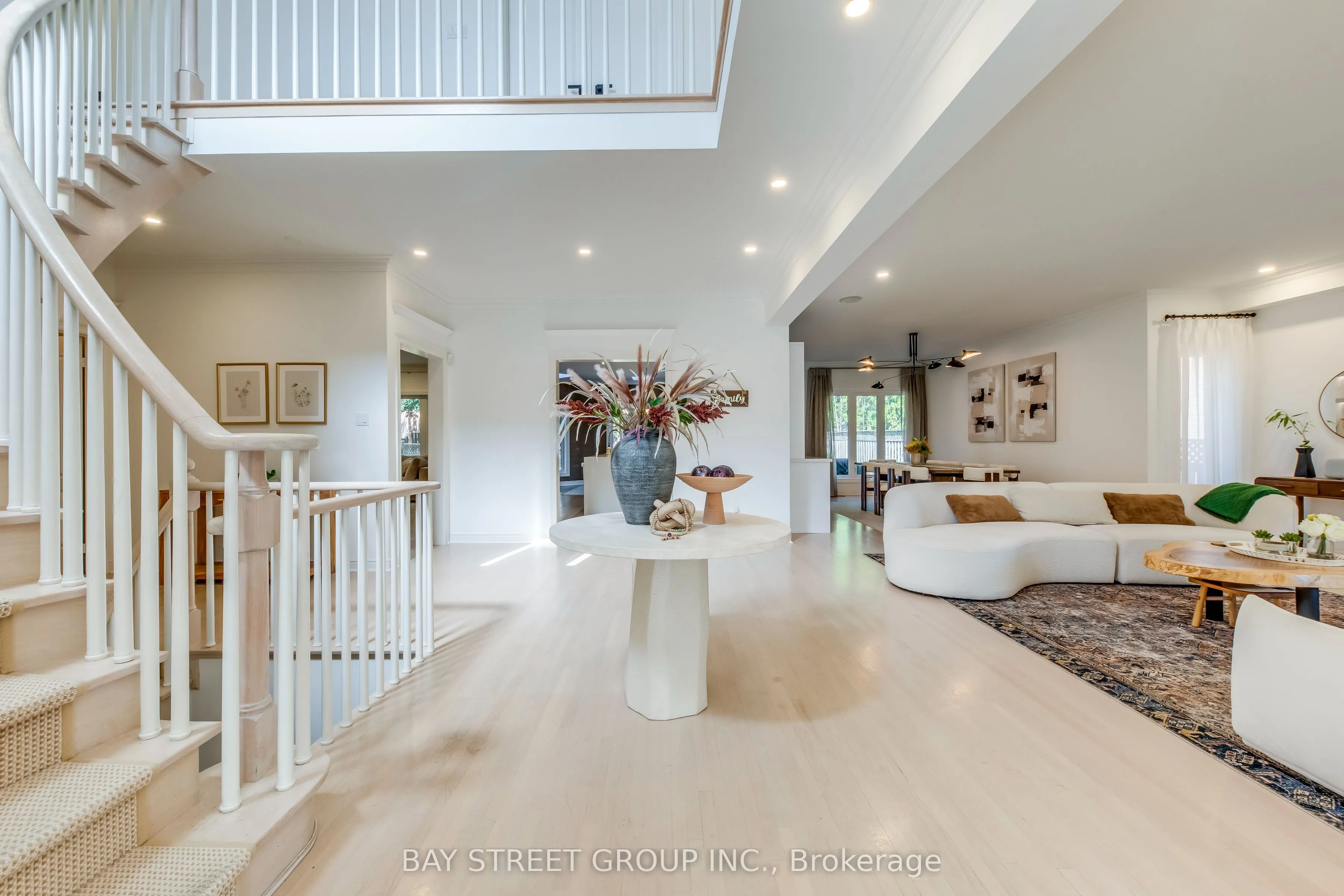 128 beverley glen Boulevard