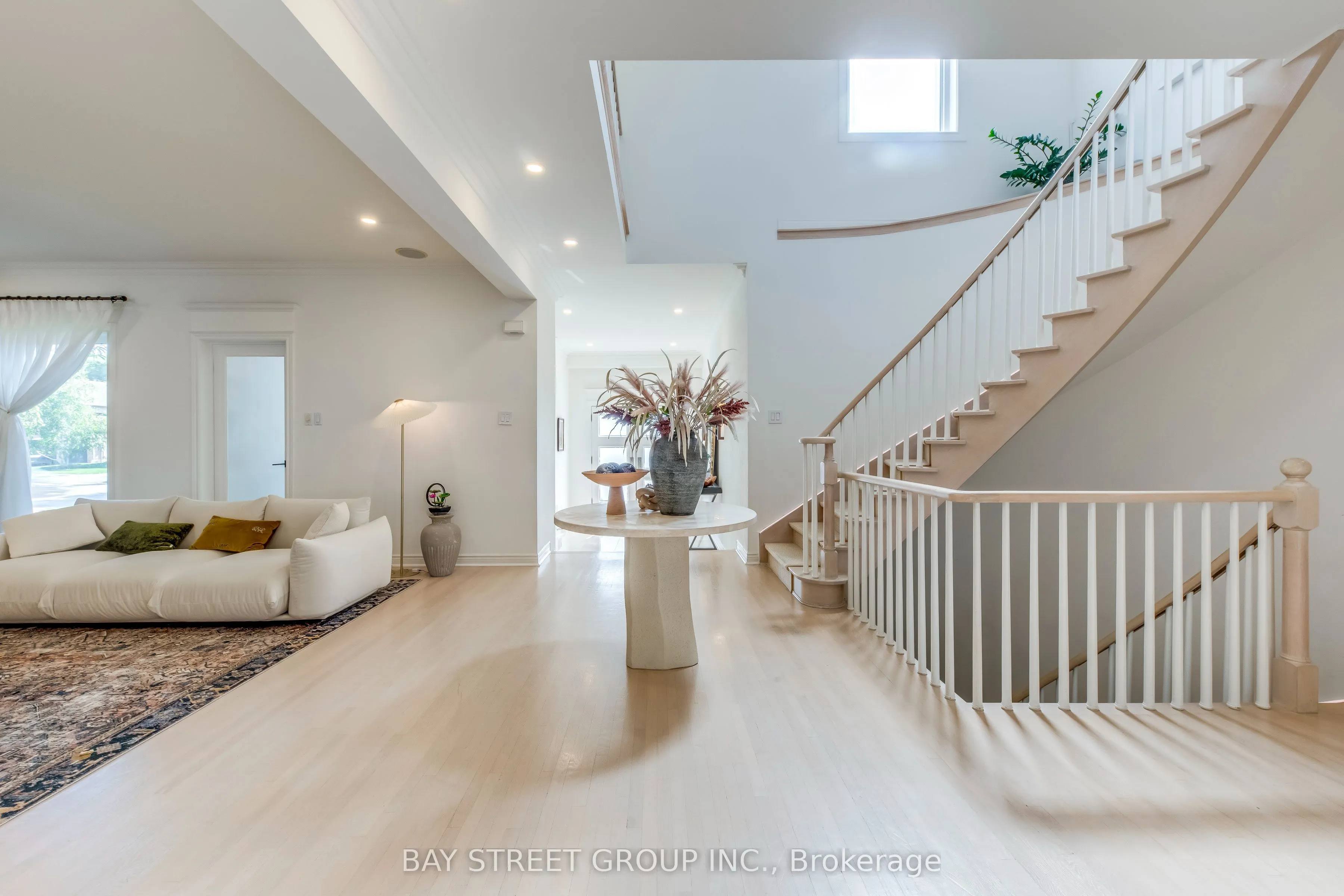 128 beverley glen Boulevard