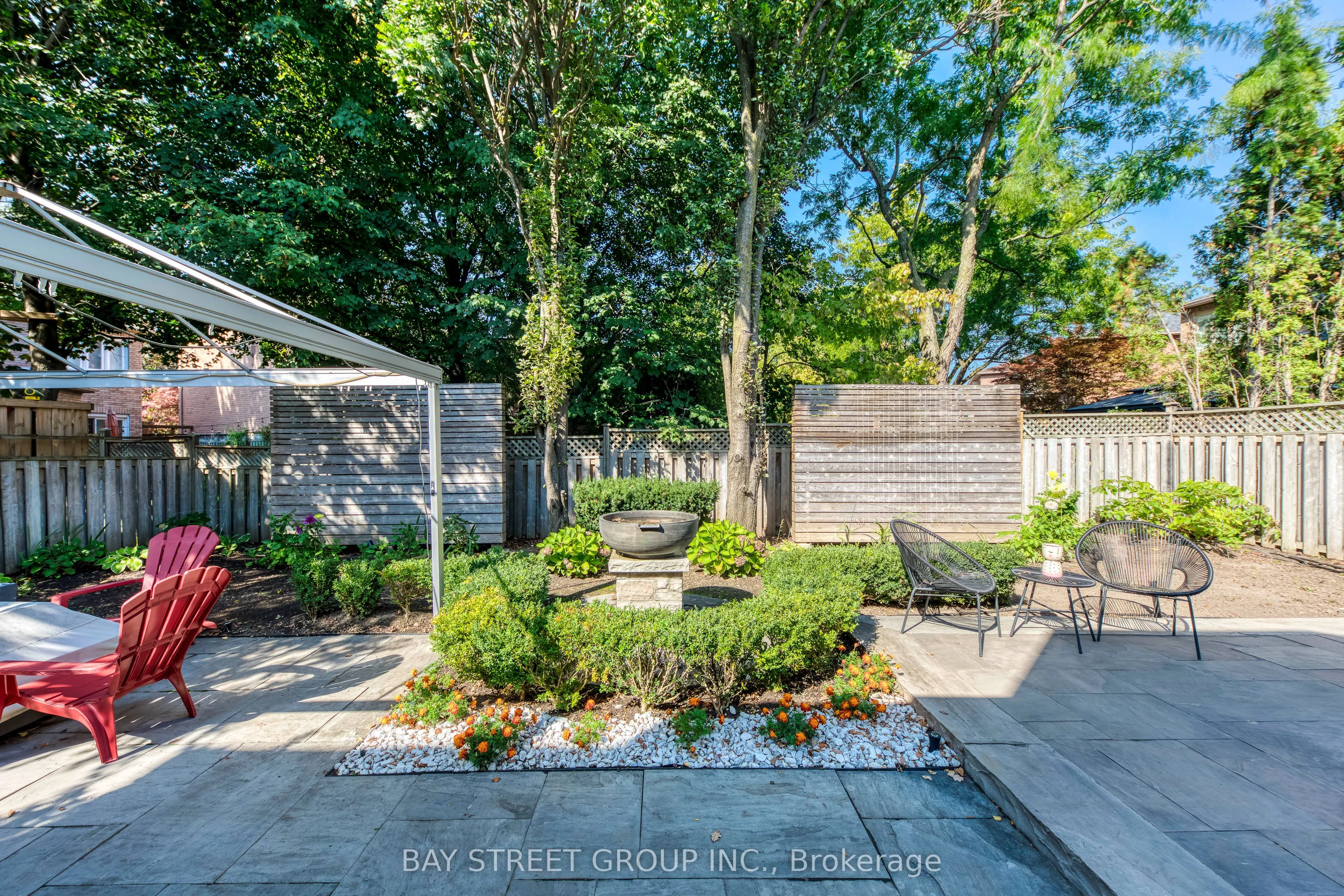 128 beverley glen Boulevard