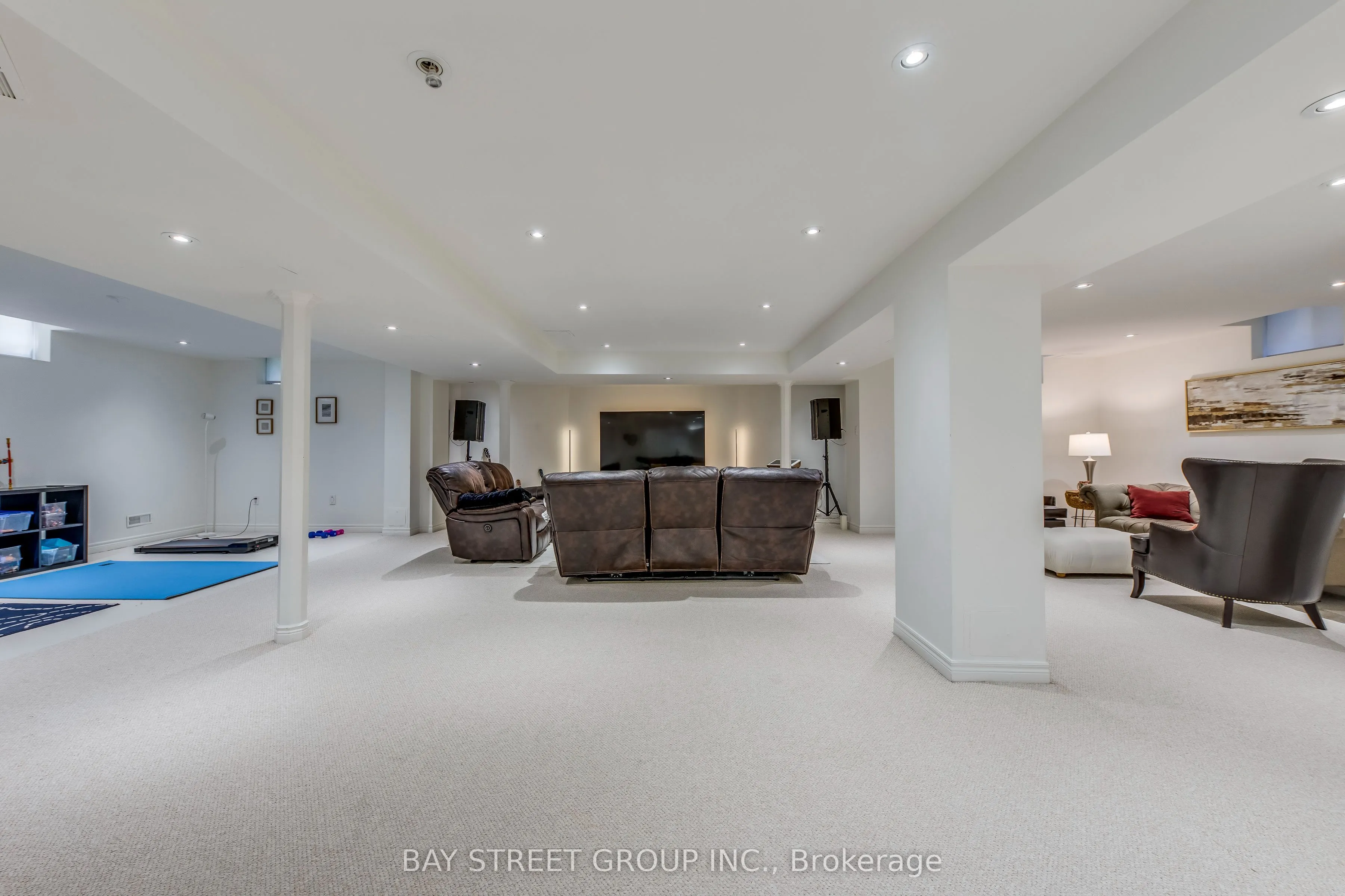 128 beverley glen Boulevard