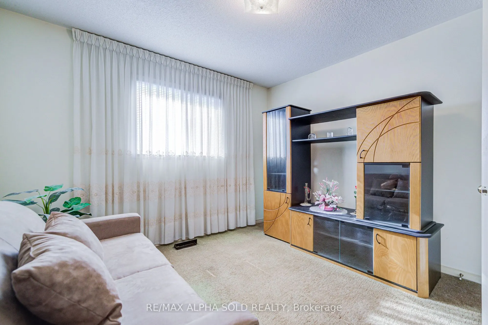 82 Olivewood Drive