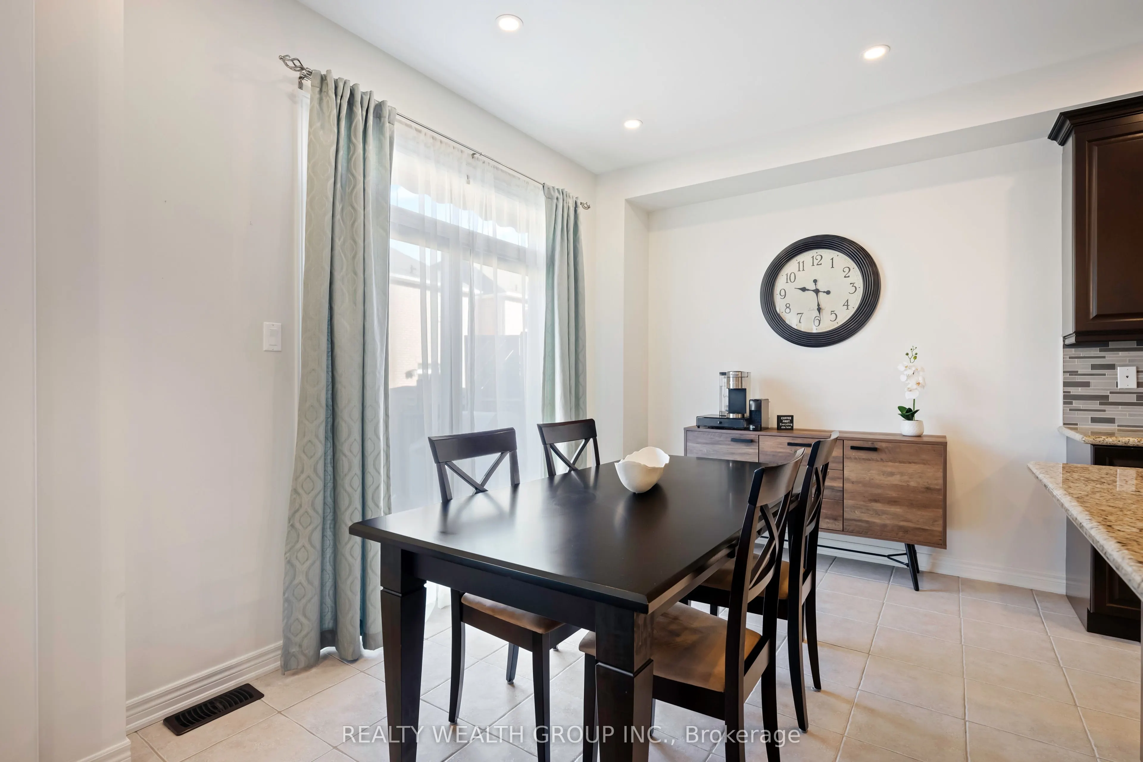 8 Homerton Avenue
