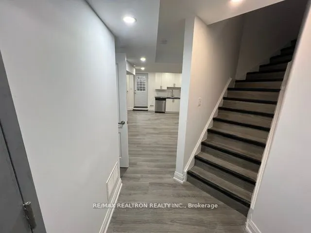 2 Mccaul Street