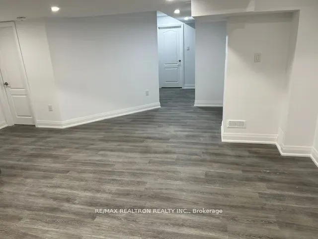 2 Mccaul Street