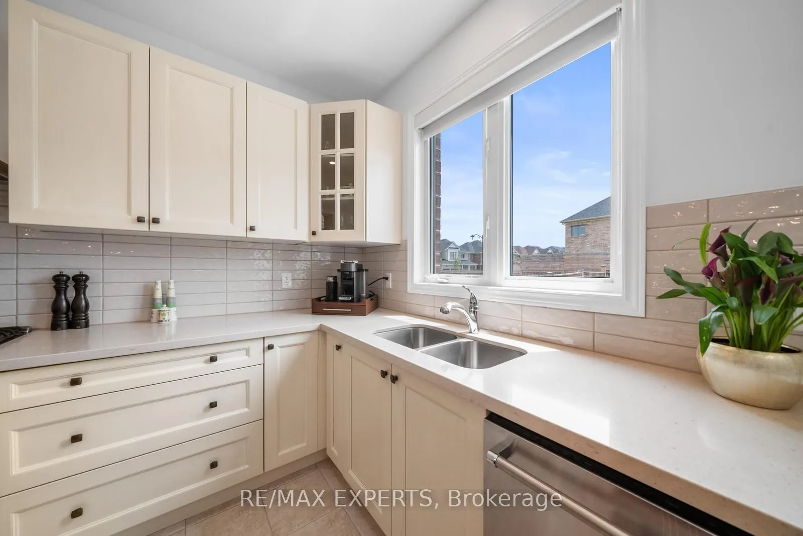 174 Sharpe Crescent