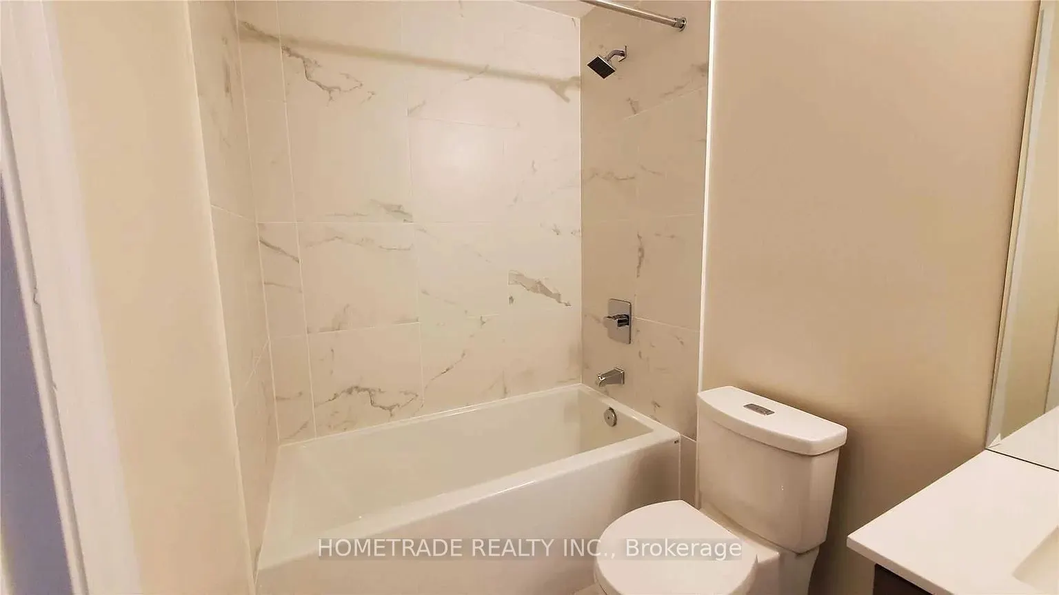 9085 Jane Street, #1404