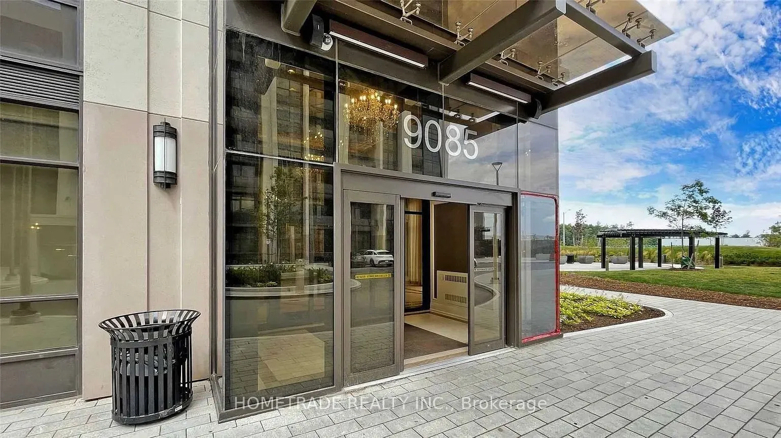 9085 Jane Street, #1404