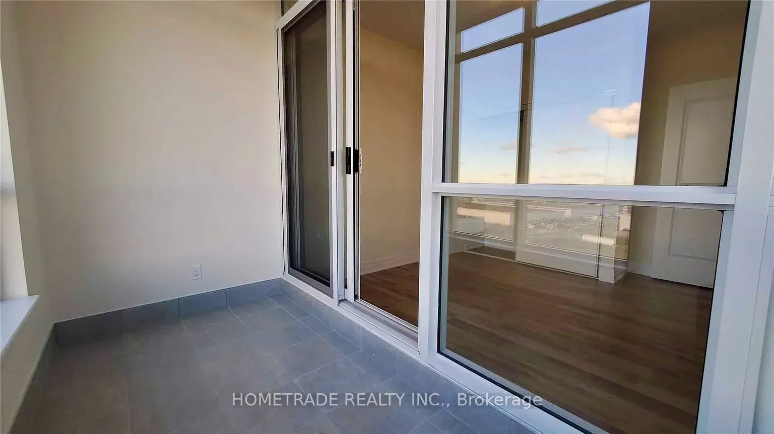 9085 Jane Street, #1404