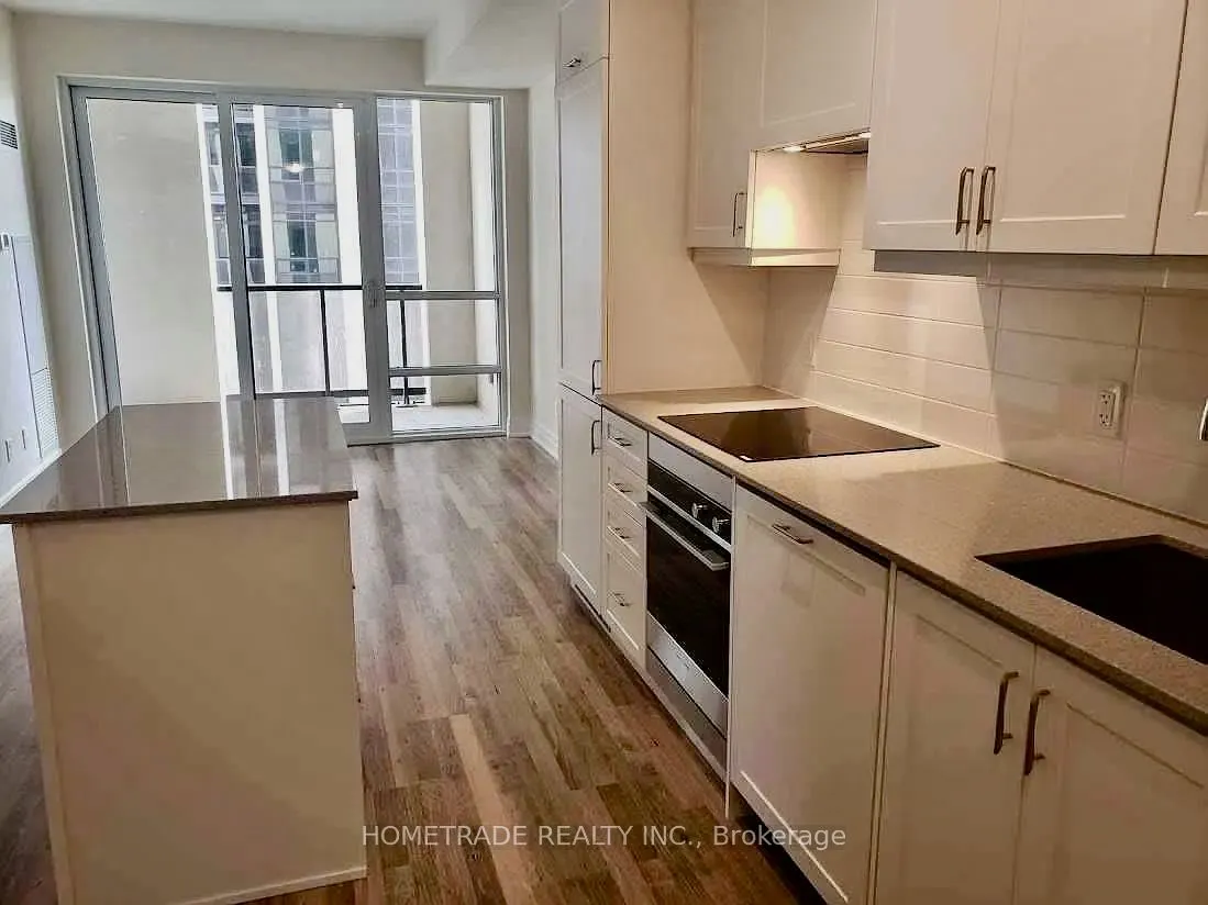 9085 Jane Street, #1404