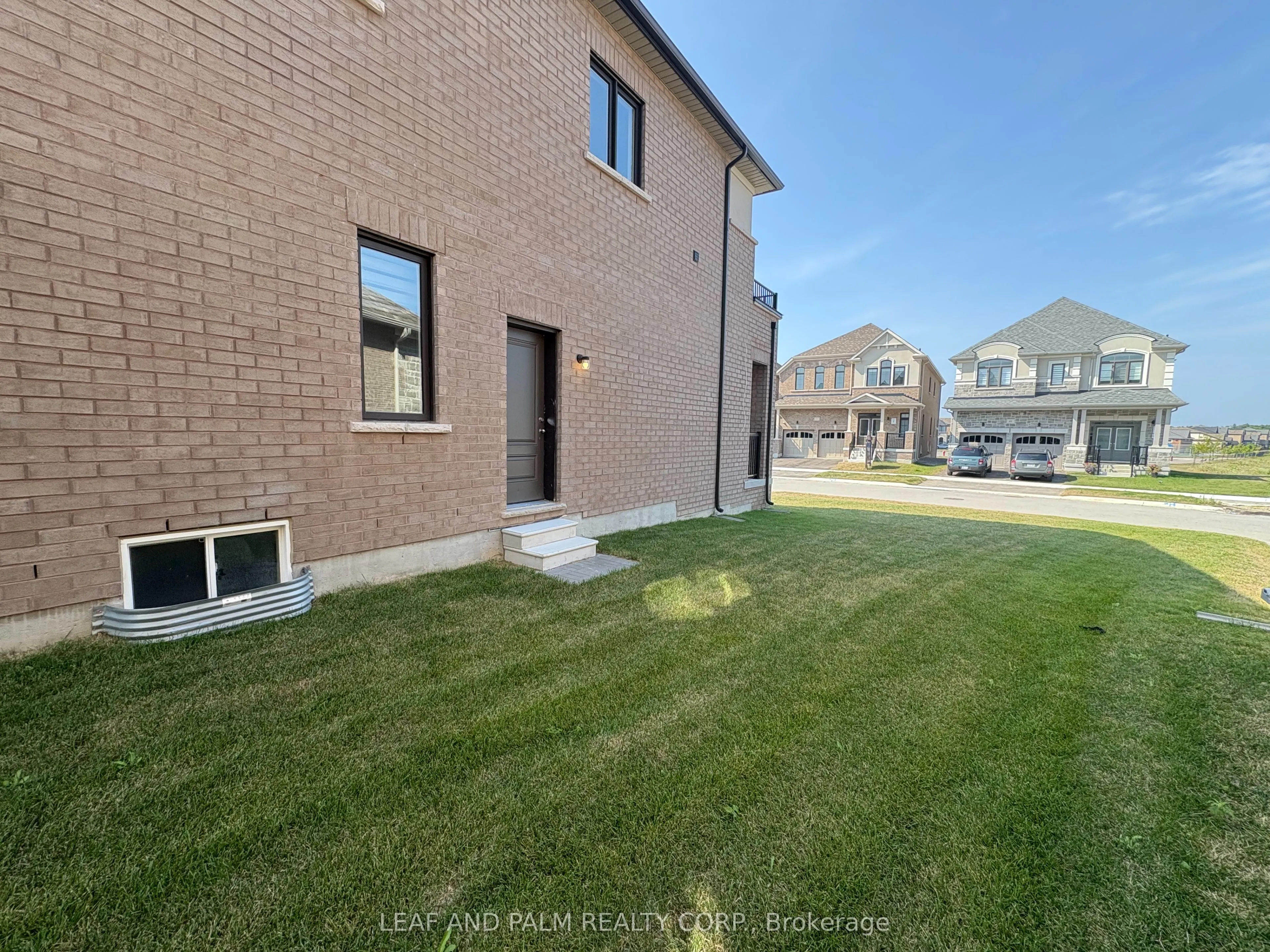 42 Donald Ingram Crescent