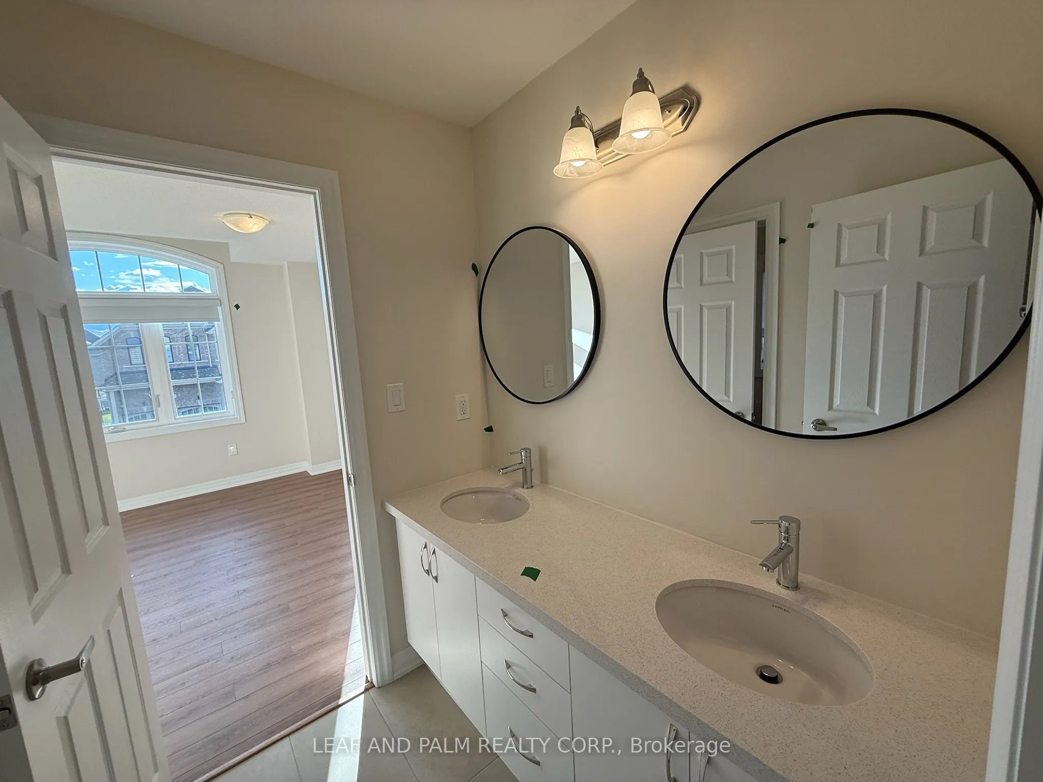42 Donald Ingram Crescent