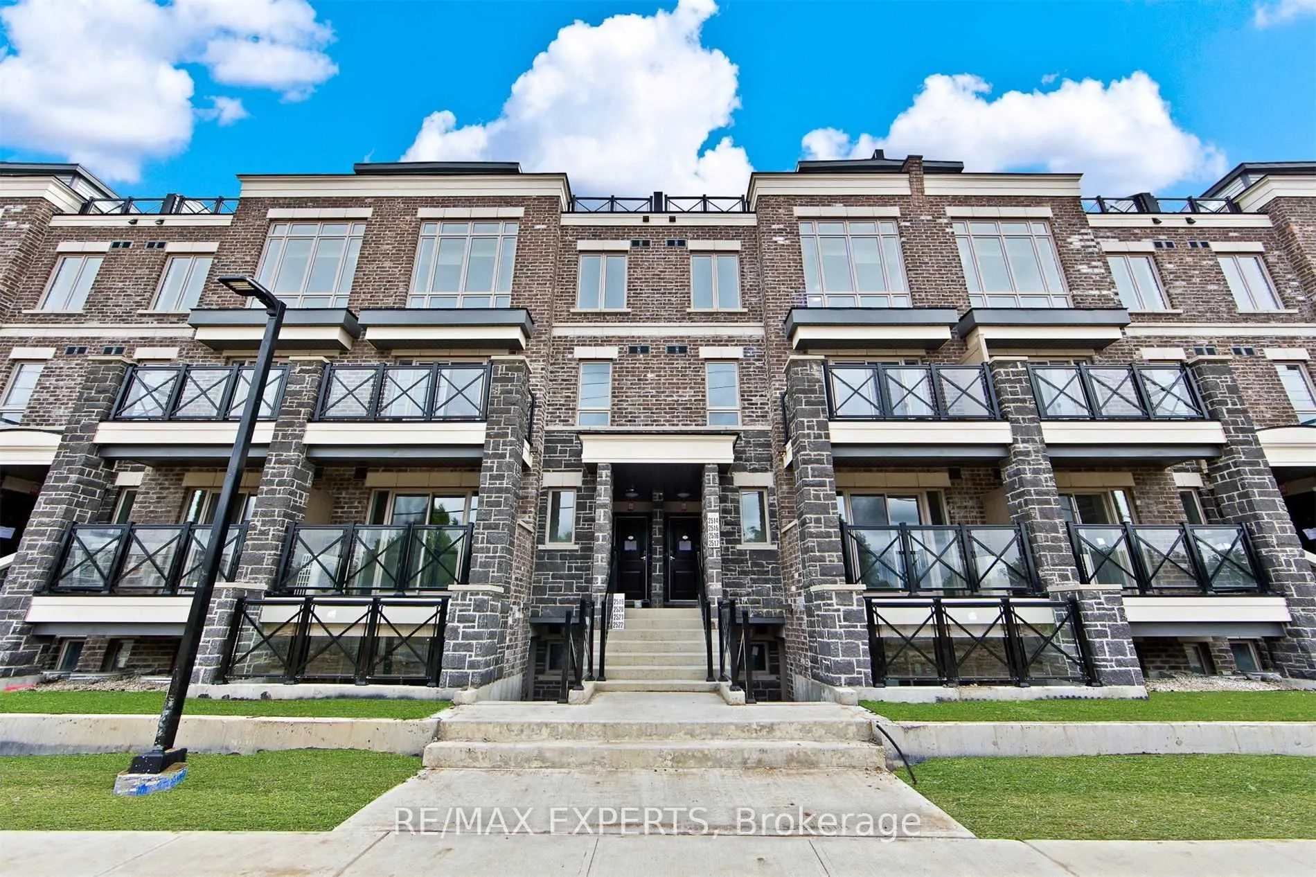 10 Westmeath Lane, #2230