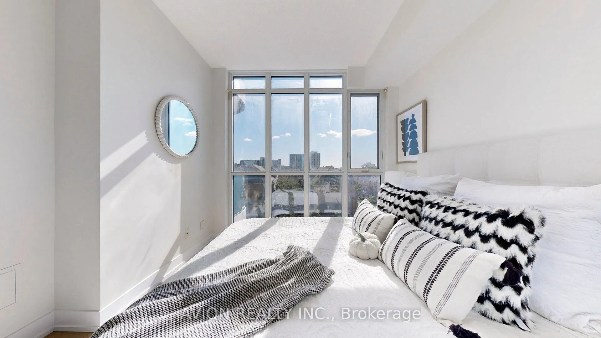 9471 Yonge Street, #532
