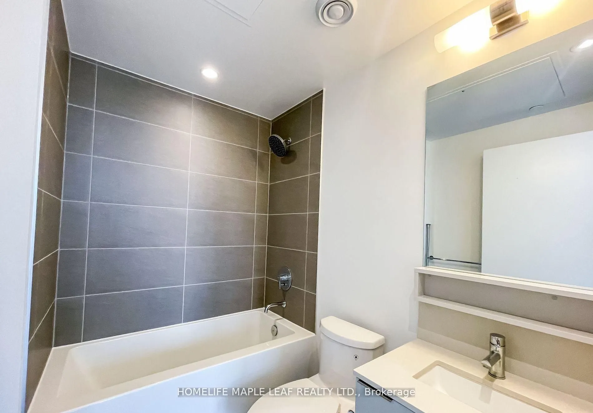 950 Portage Parkway, #2215