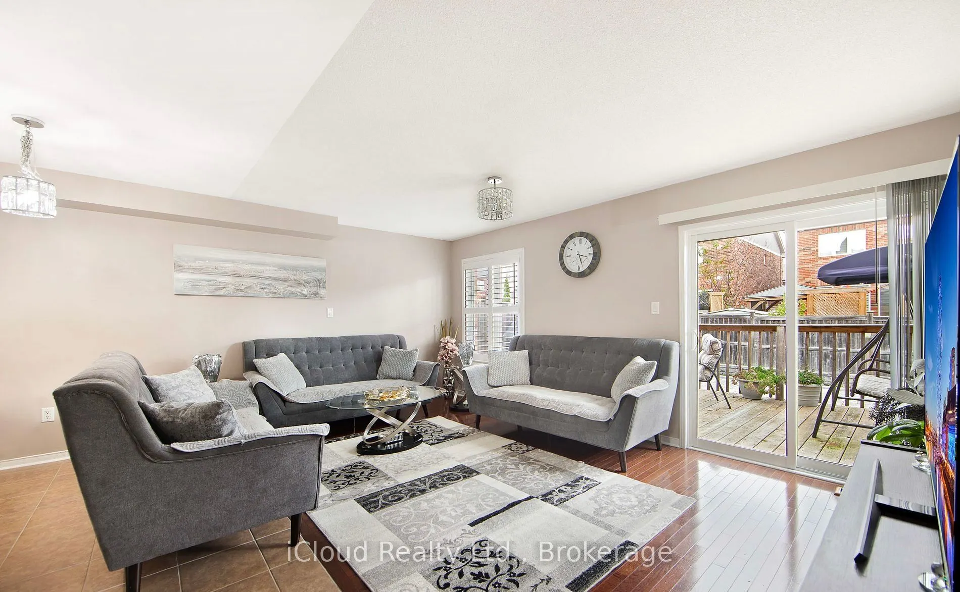 18 Meadowhawk Trail
