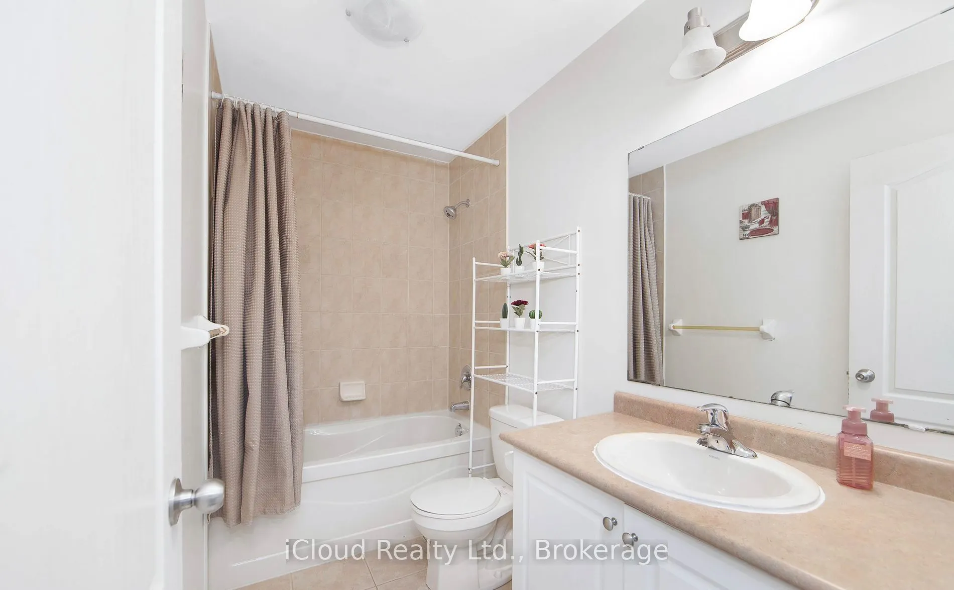 18 Meadowhawk Trail