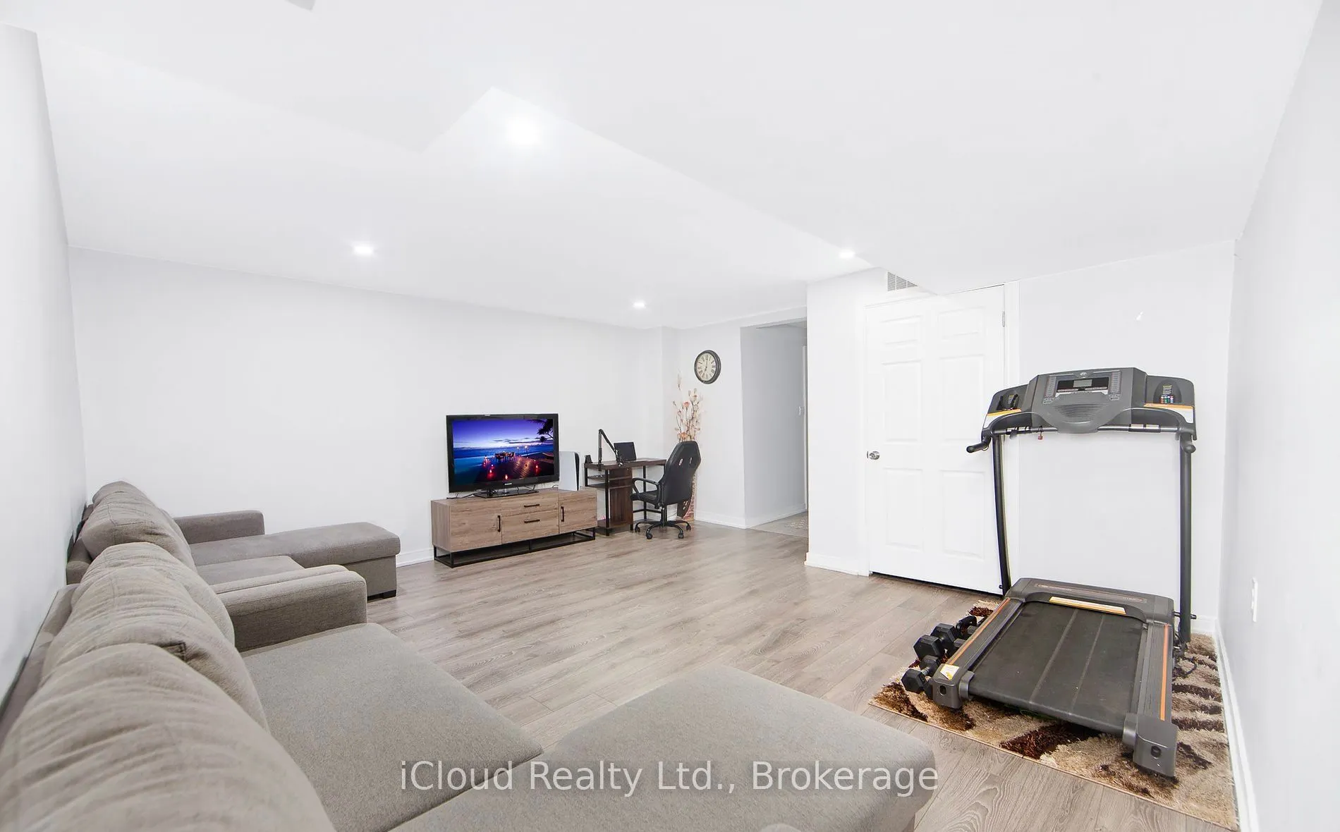 18 Meadowhawk Trail
