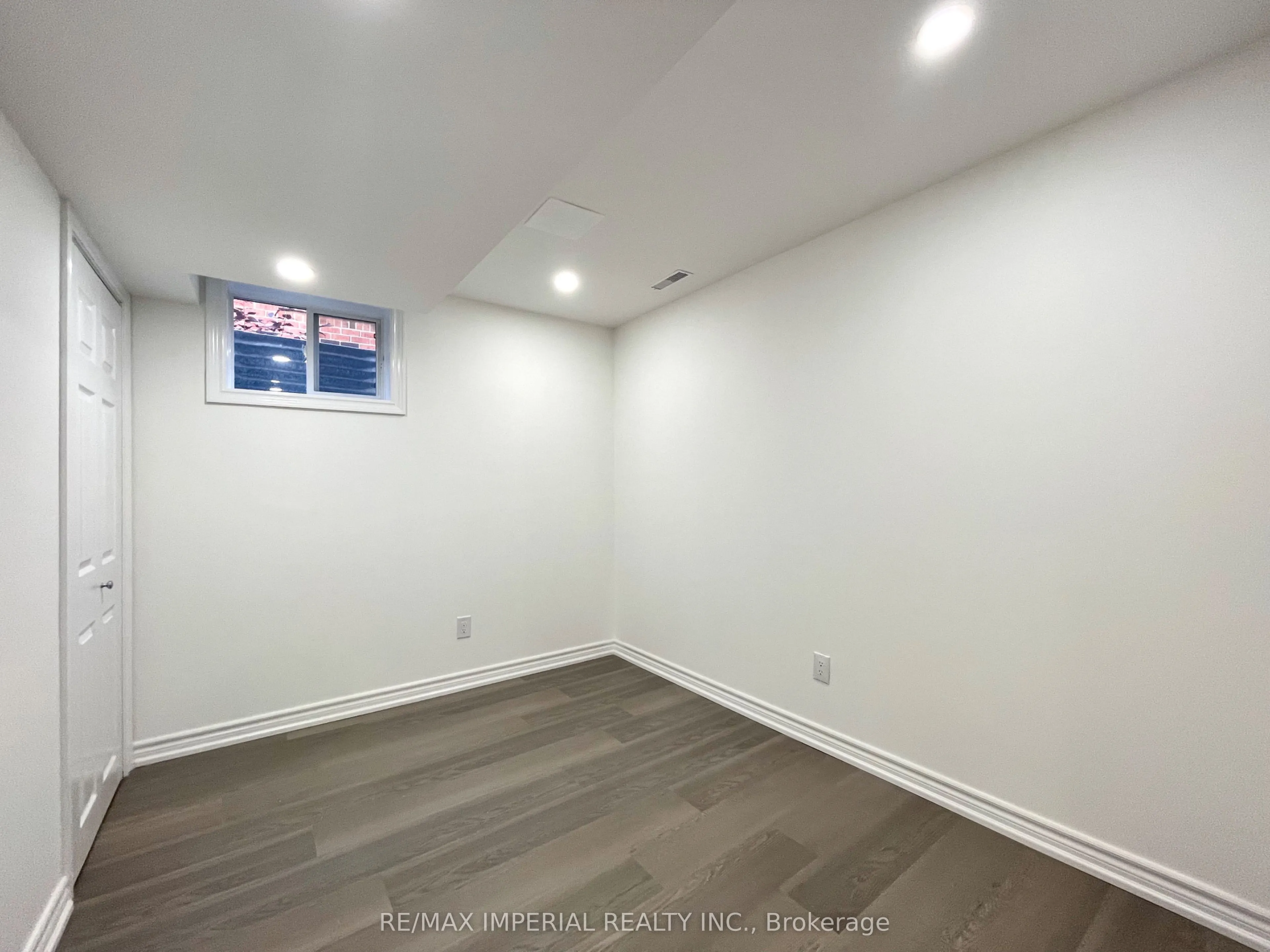 40 Brewsland Crescent, #BSMT
