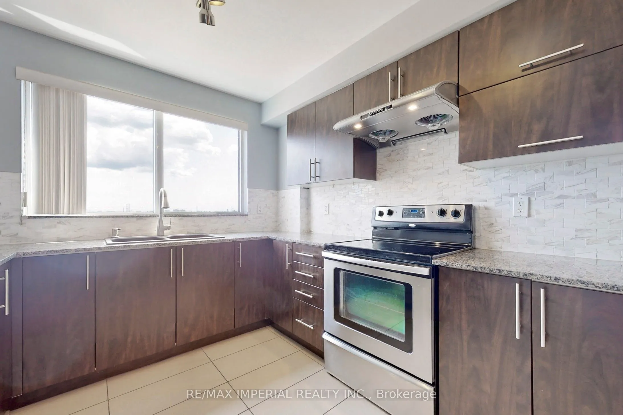 60 South Town Centre Boulevard, #1017