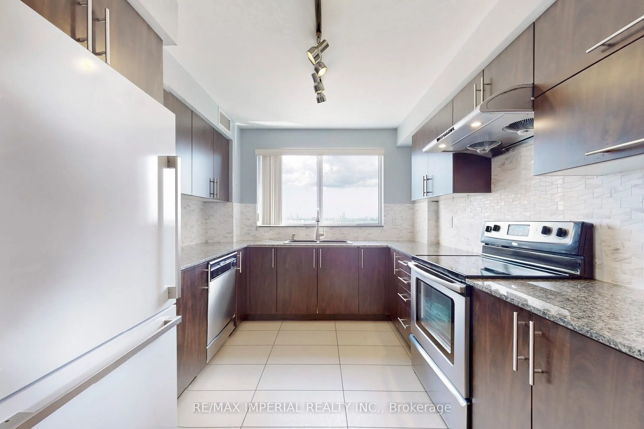 60 South Town Centre Boulevard, #1017