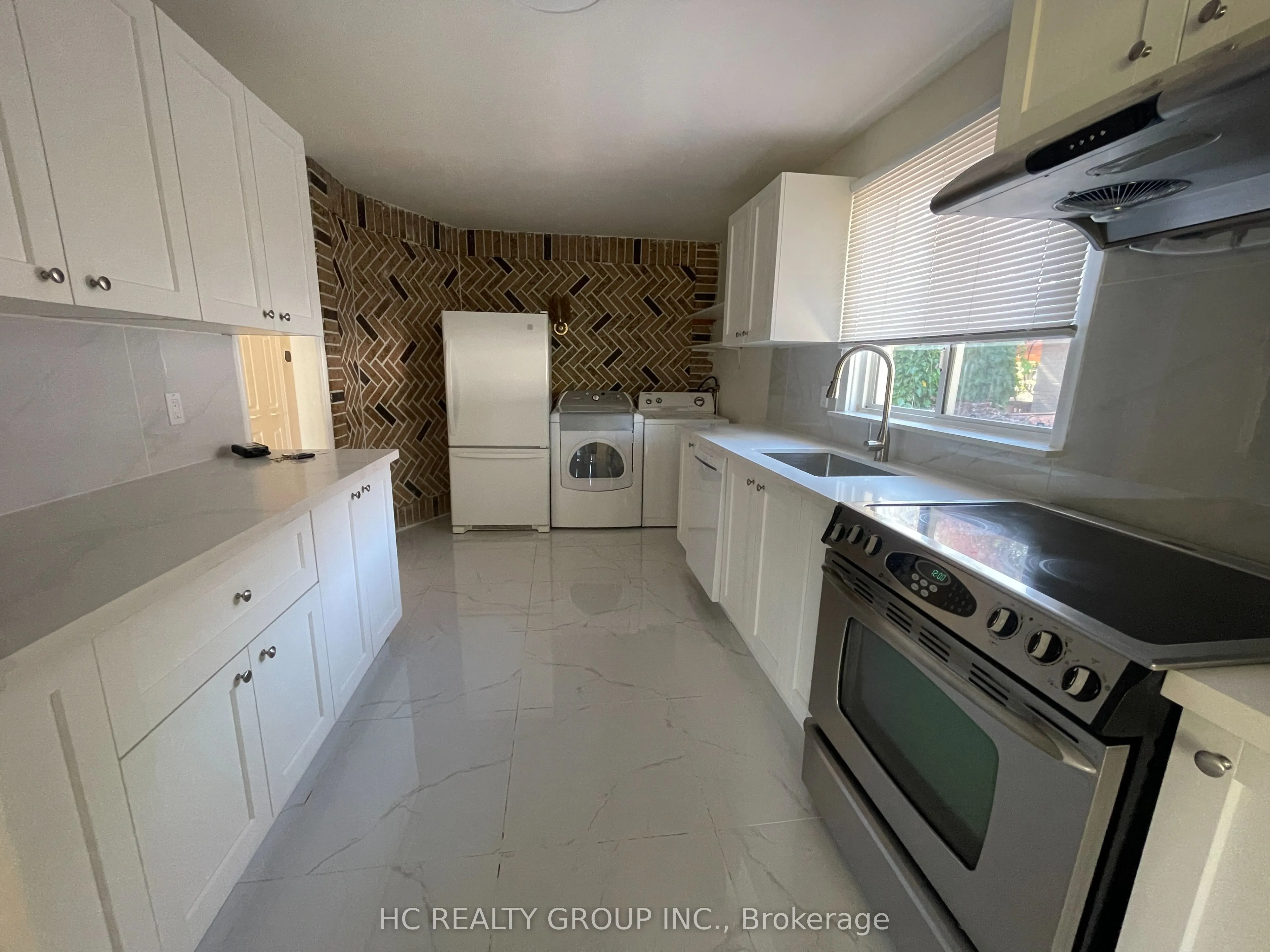 516 Lynett Crescent