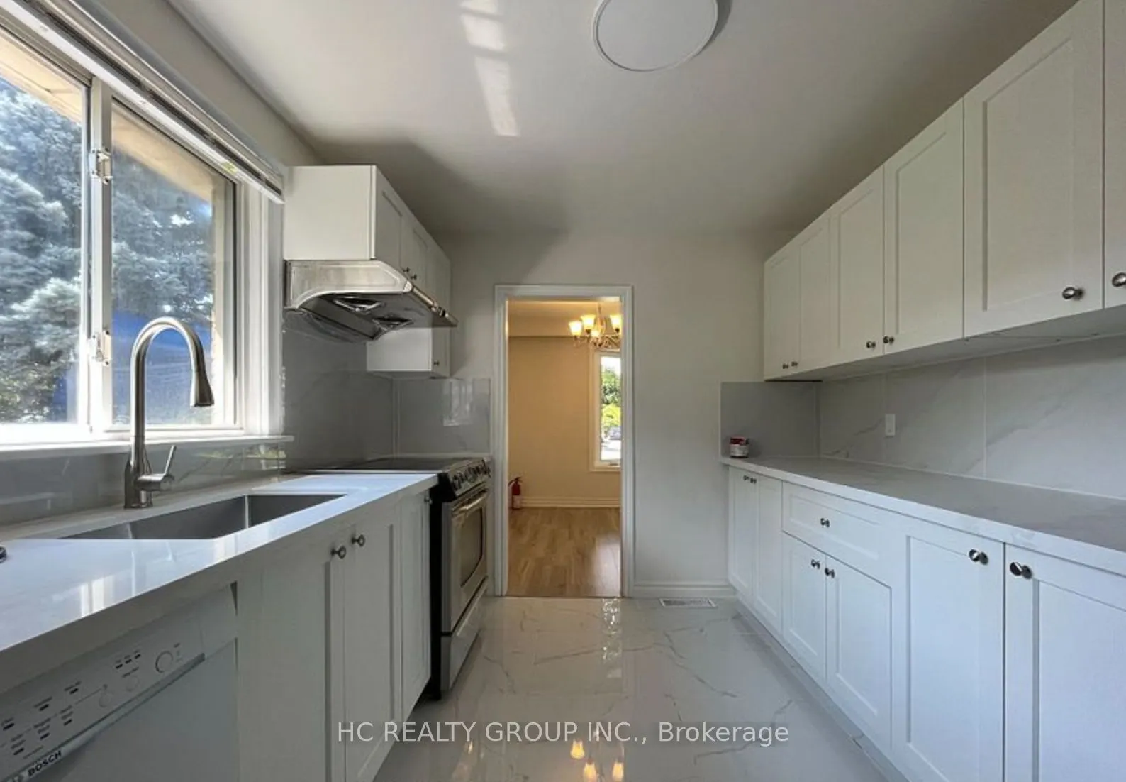 516 Lynett Crescent