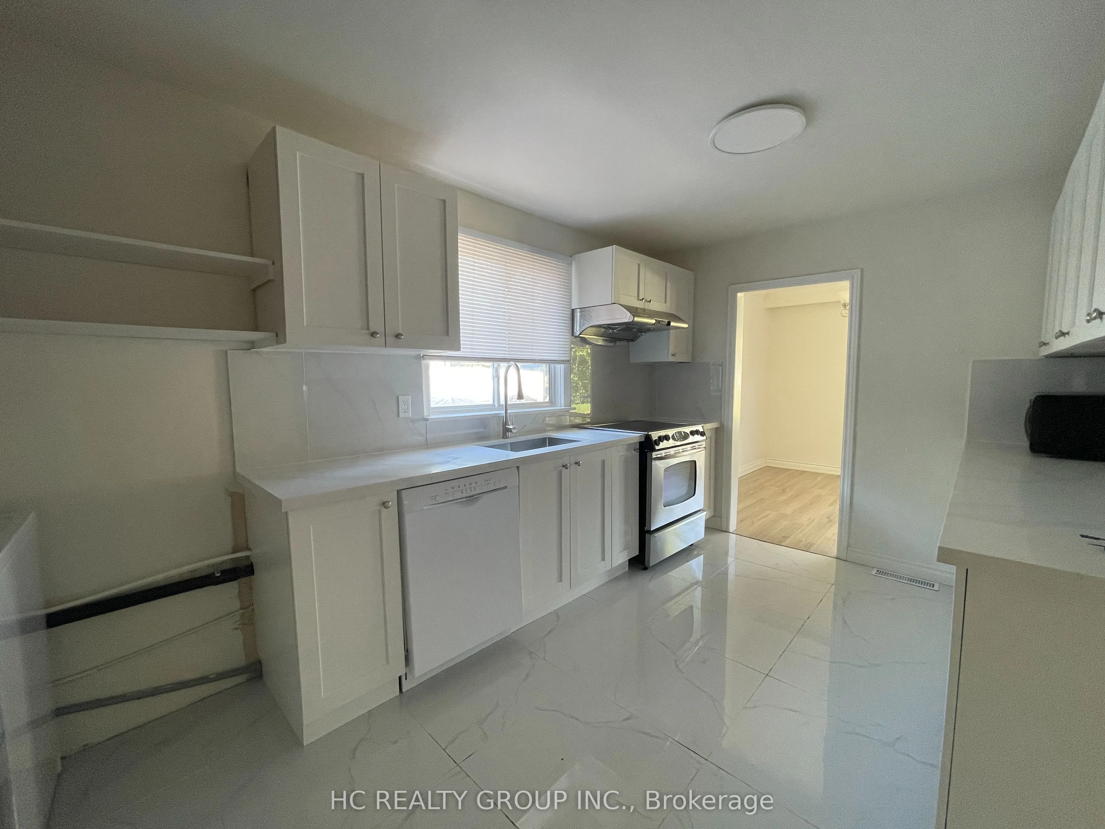 516 Lynett Crescent