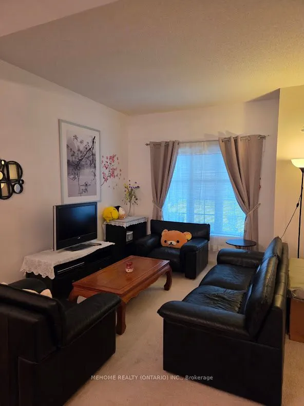 15 St Moritz Way S, #6