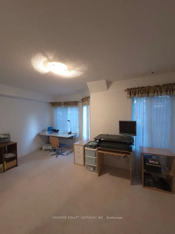 15 St Moritz Way S, #6