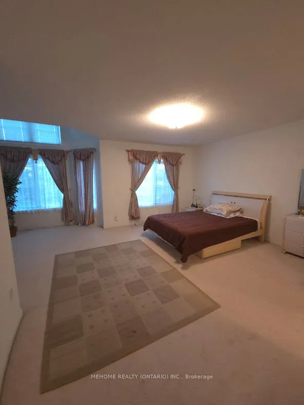 15 St Moritz Way S, #6