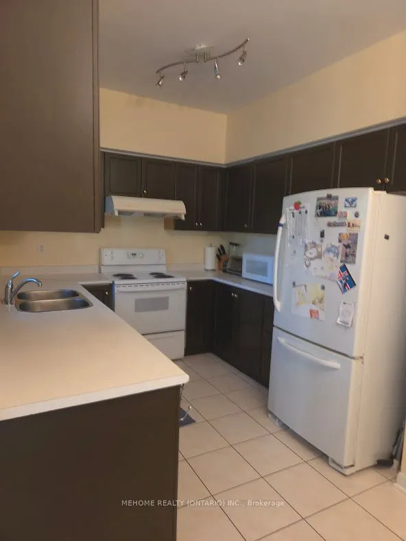 15 St Moritz Way S, #6