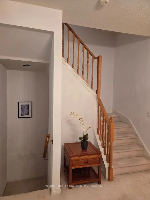 15 St Moritz Way S, #6