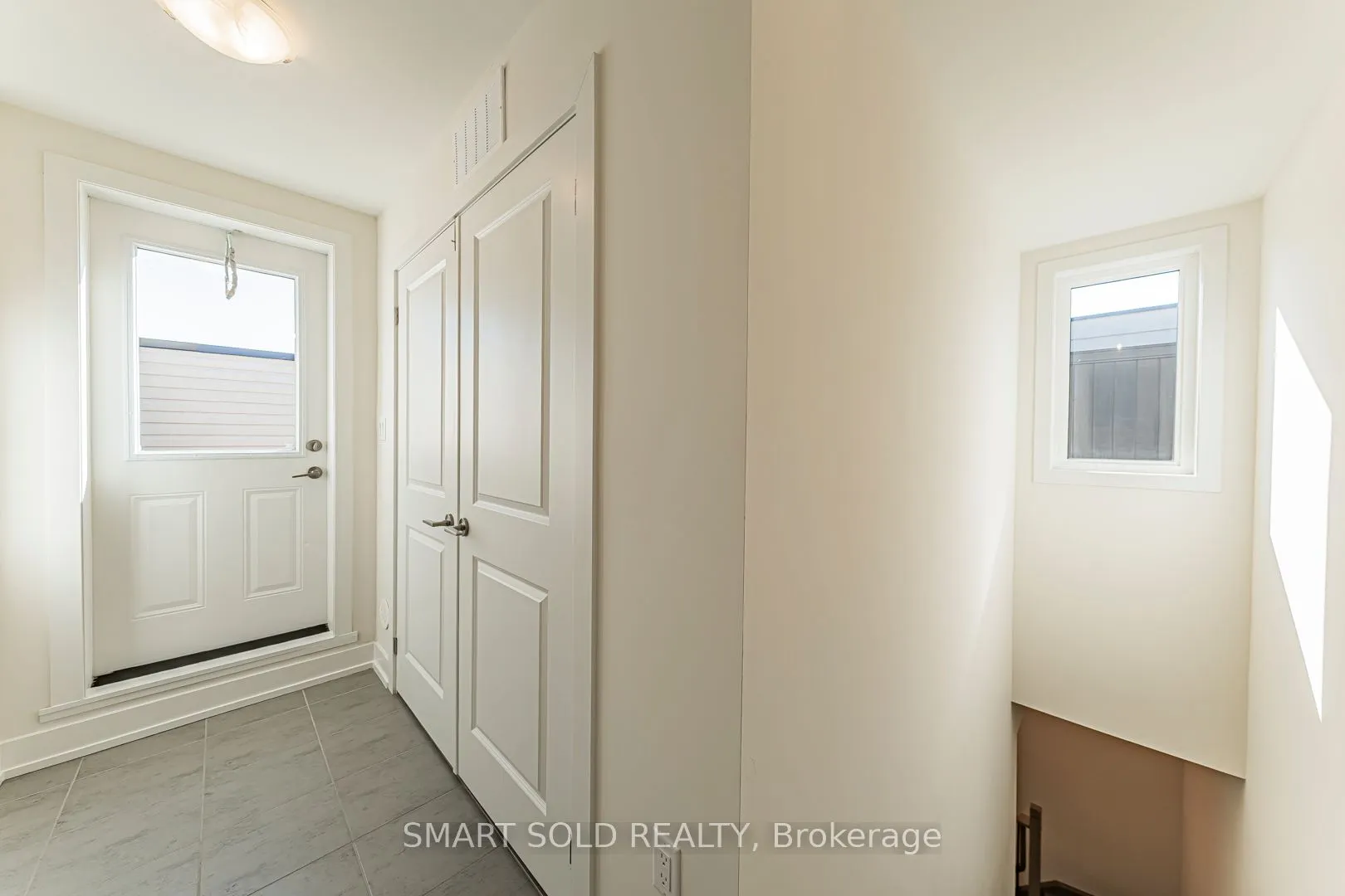 6 Sayers Lane, #18