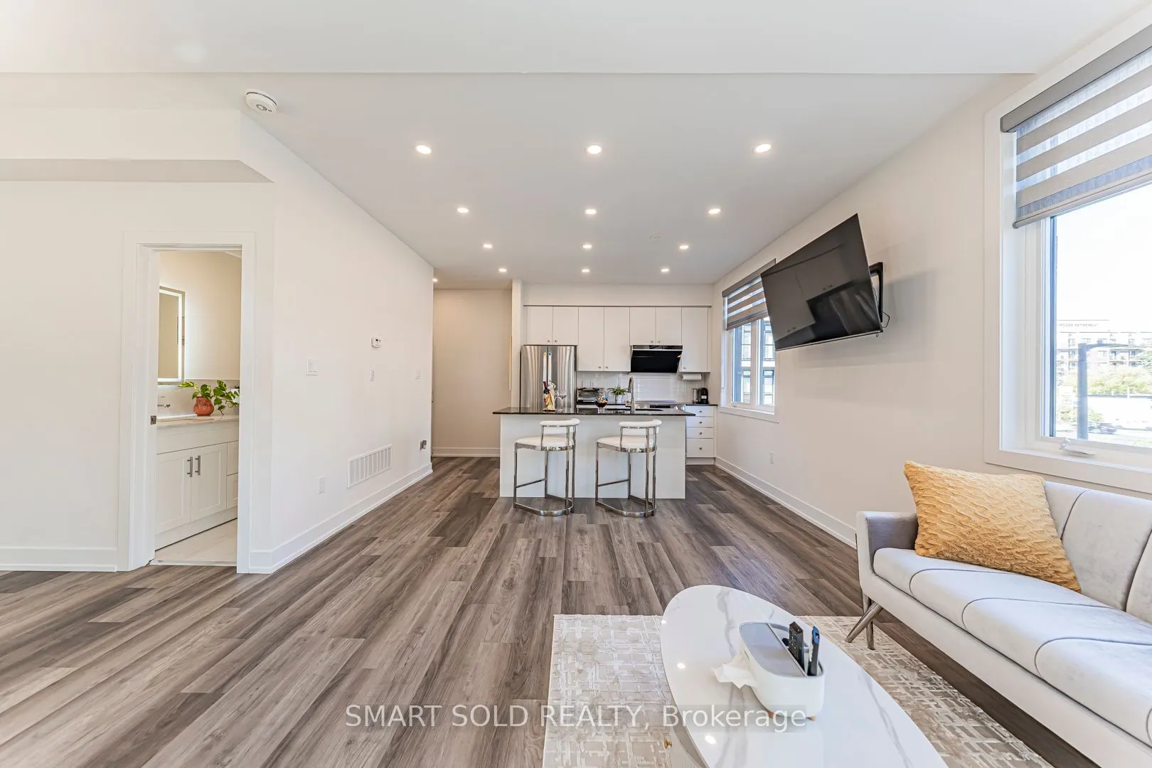 6 Sayers Lane, #18