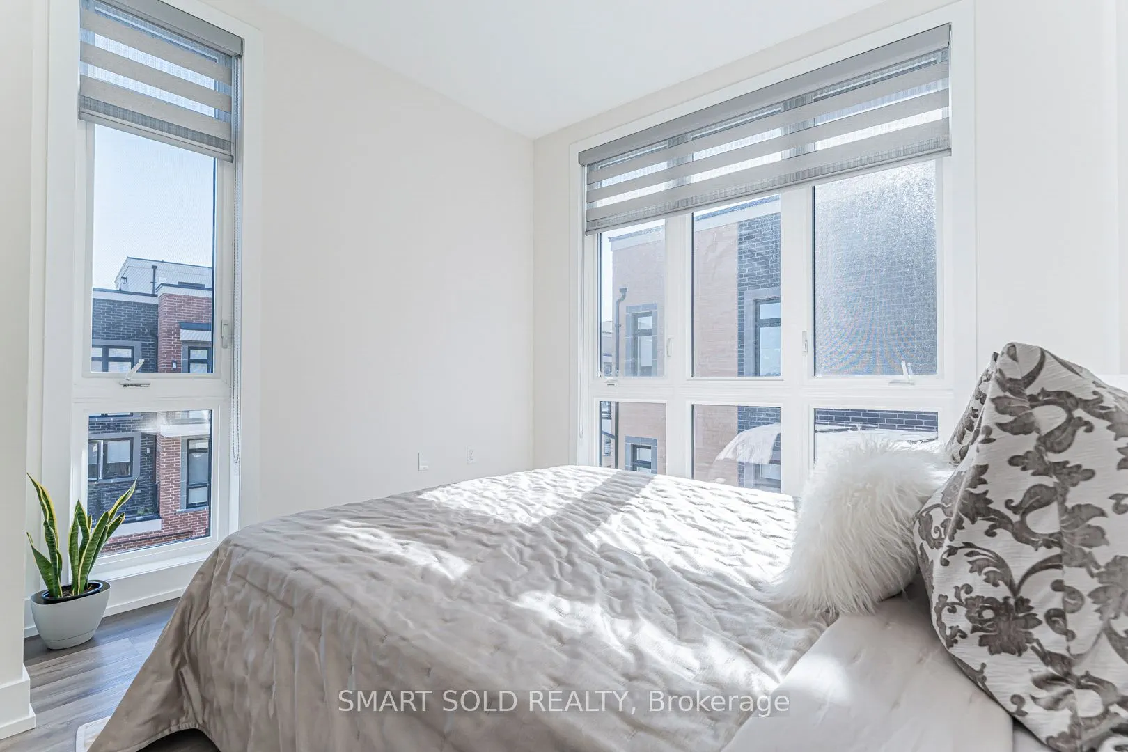 6 Sayers Lane, #18